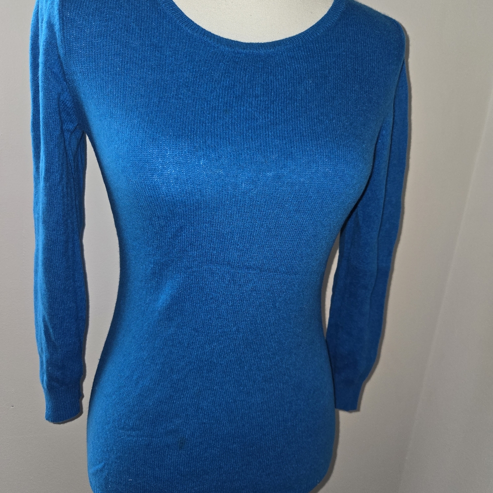 🎄Ann Taylor Blue Women's Top